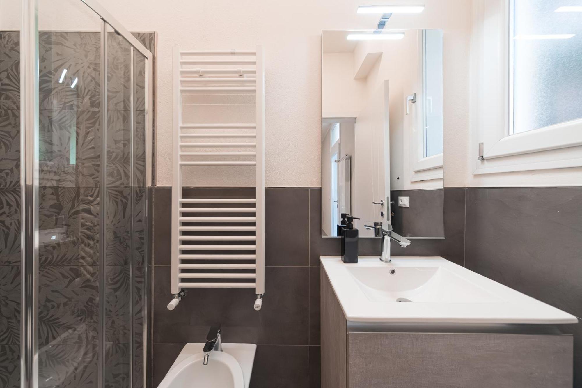 Dall'Arca Suites Bologna Station - Center - Fiera מראה חיצוני תמונה