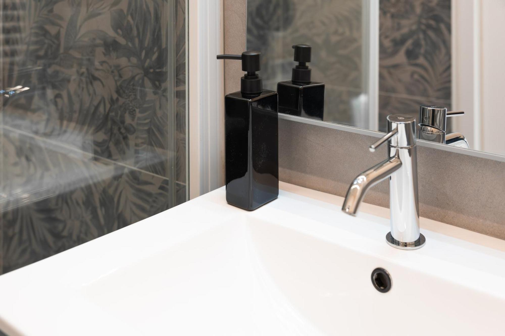 Dall'Arca Suites Bologna Station - Center - Fiera מראה חיצוני תמונה