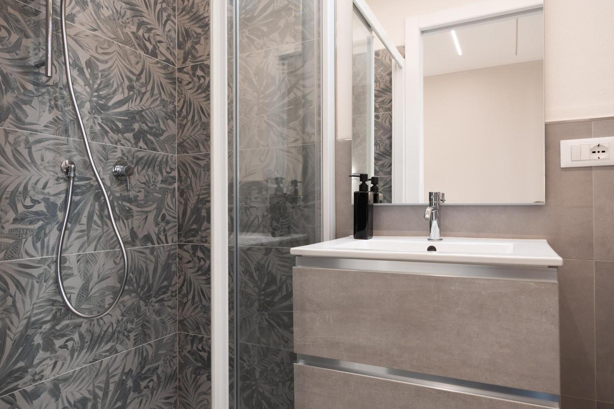 Dall'Arca Suites Bologna Station - Center - Fiera מראה חיצוני תמונה